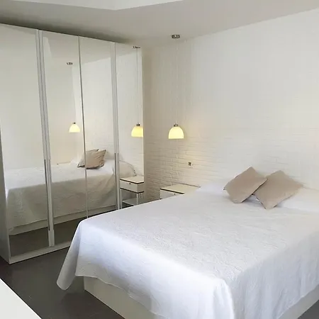 Lägenhet Garden 33 *